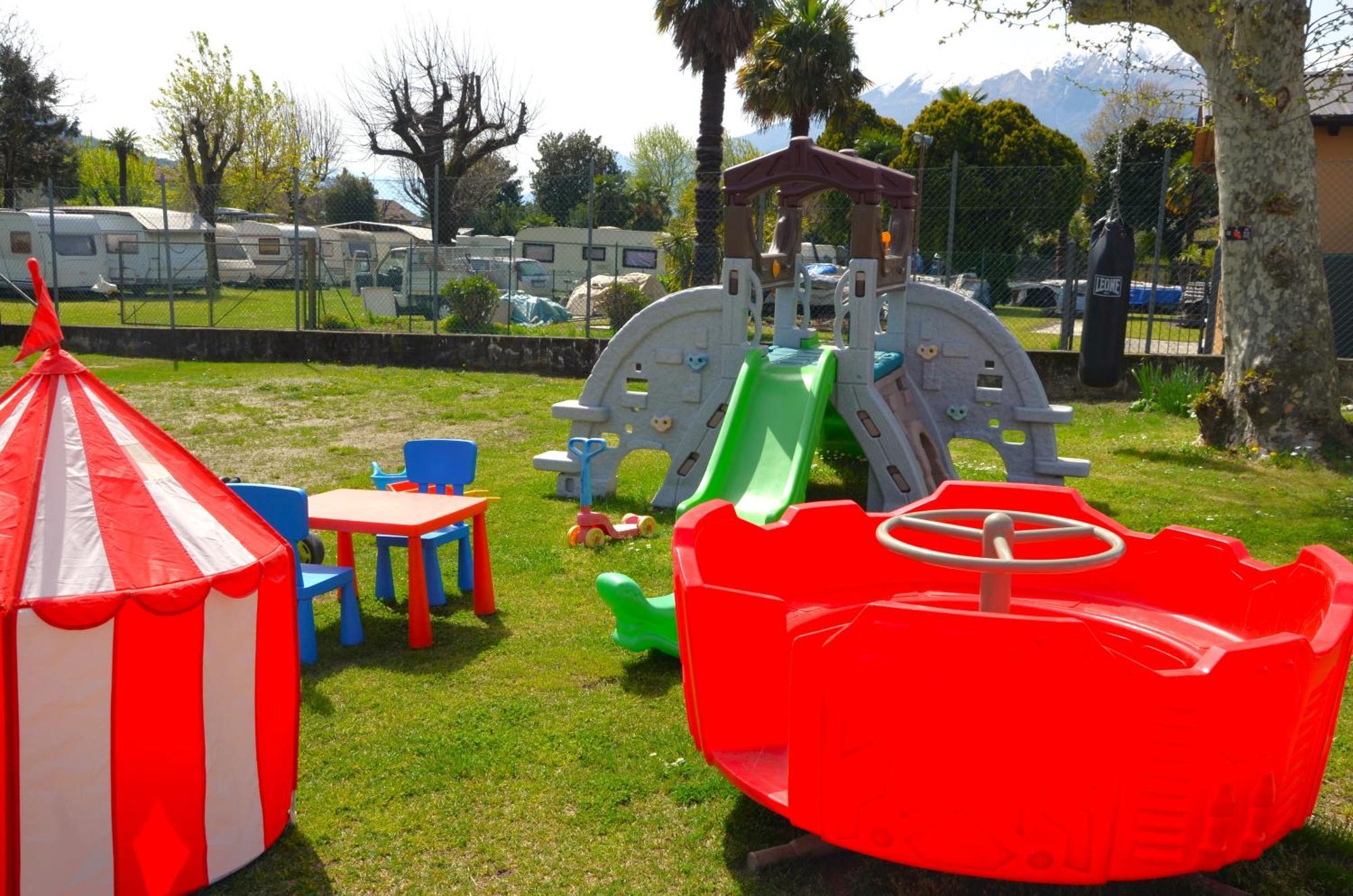 Camping Italia 90 Caravans Domaso Exterior foto